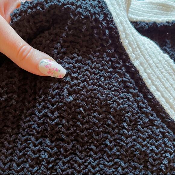 Made With Love Two-Toned Cropped Cardigan 🤎 - Picture 7 of 7